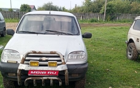 Chevrolet Niva I рестайлинг, 2005 год, 240 000 рублей, 1 фотография