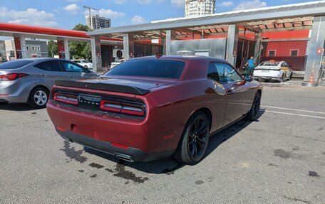 Dodge Challenger III рестайлинг 2, 2017 год, 3 400 000 рублей, 5 фотография