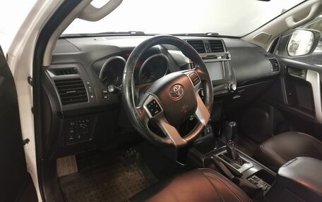 Toyota Land Cruiser Prado 150 рестайлинг 2, 2015 год, 3 199 000 рублей, 3 фотография