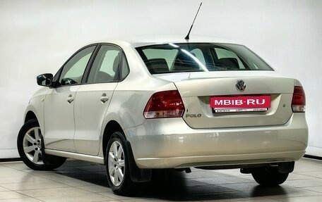 Volkswagen Polo VI (EU Market), 2011 год, 725 000 рублей, 2 фотография