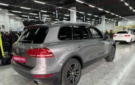 Volkswagen Touareg III, 2011 год, 1 999 000 рублей, 3 фотография