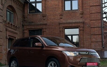 Mitsubishi Outlander III рестайлинг 3, 2012 год, 1 750 000 рублей, 1 фотография