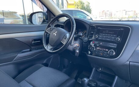 Mitsubishi Outlander III рестайлинг 3, 2013 год, 1 690 000 рублей, 8 фотография