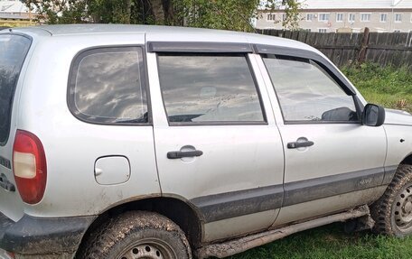 Chevrolet Niva I рестайлинг, 2005 год, 240 000 рублей, 2 фотография