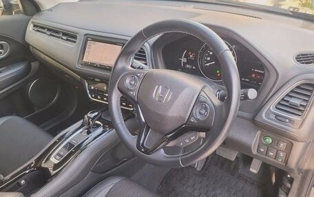 Honda Vezel, 2020 год, 1 200 000 рублей, 16 фотография