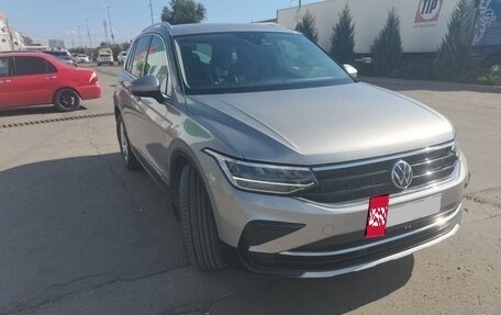 Volkswagen Tiguan II, 2021 год, 3 050 000 рублей, 2 фотография