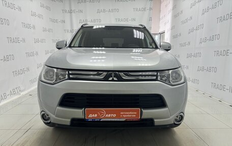 Mitsubishi Outlander III рестайлинг 3, 2014 год, 1 690 000 рублей, 2 фотография