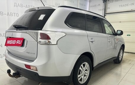 Mitsubishi Outlander III рестайлинг 3, 2014 год, 1 690 000 рублей, 4 фотография