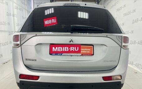 Mitsubishi Outlander III рестайлинг 3, 2014 год, 1 690 000 рублей, 5 фотография