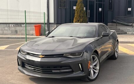 Chevrolet Camaro VI, 2017 год, 1 900 000 рублей, 2 фотография