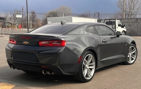 Chevrolet Camaro VI, 2017 год, 1 900 000 рублей, 6 фотография