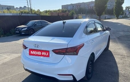 Hyundai Solaris II рестайлинг, 2019 год, 1 400 000 рублей, 4 фотография