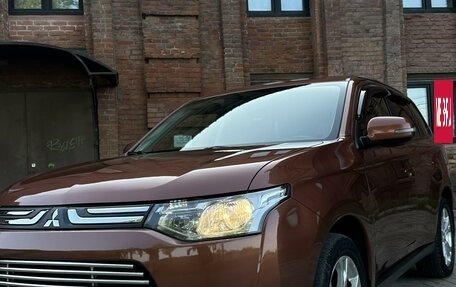 Mitsubishi Outlander III рестайлинг 3, 2012 год, 1 750 000 рублей, 3 фотография