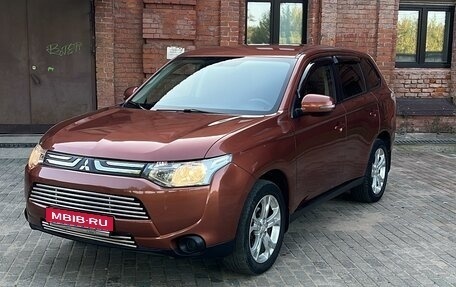 Mitsubishi Outlander III рестайлинг 3, 2012 год, 1 750 000 рублей, 2 фотография