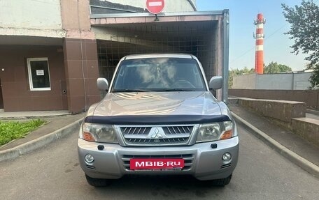 Mitsubishi Pajero III рестайлинг, 2004 год, 1 090 000 рублей, 11 фотография