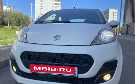 Peugeot 107 I рестайлинг, 2014 год, 670 000 рублей, 2 фотография