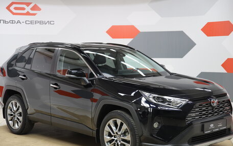 Toyota RAV4, 2019 год, 4 250 000 рублей, 3 фотография