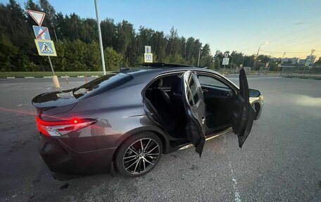 Toyota Camry, 2019 год, 2 300 000 рублей, 8 фотография