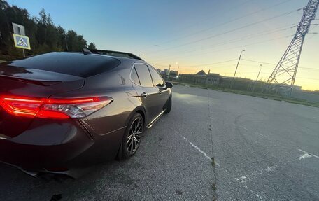 Toyota Camry, 2019 год, 2 300 000 рублей, 14 фотография