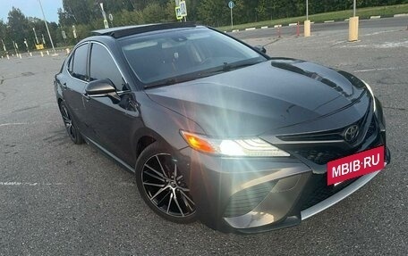 Toyota Camry, 2019 год, 2 300 000 рублей, 3 фотография