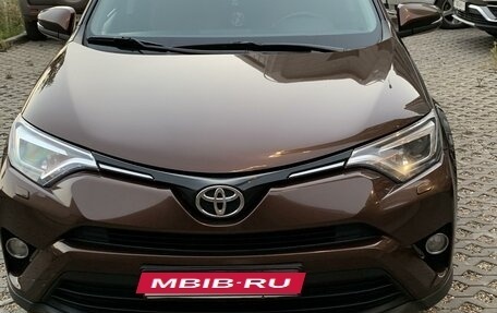 Toyota RAV4, 2018 год, 2 900 000 рублей, 3 фотография