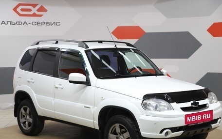 Chevrolet Niva I рестайлинг, 2015 год, 690 000 рублей, 3 фотография