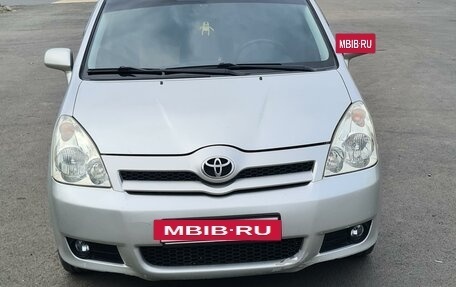 Toyota Corolla Verso I, 2005 год, 850 000 рублей, 3 фотография