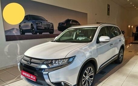 Mitsubishi Outlander III рестайлинг 3, 2016 год, 2 304 000 рублей, 1 фотография