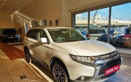 Mitsubishi Outlander III рестайлинг 3, 2016 год, 2 304 000 рублей, 4 фотография