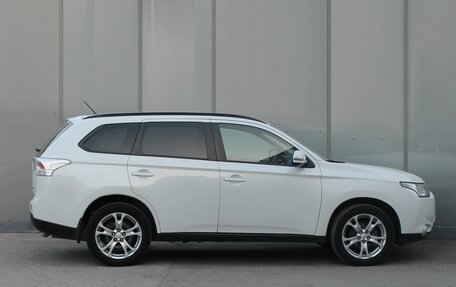 Mitsubishi Outlander III рестайлинг 3, 2012 год, 1 600 000 рублей, 6 фотография