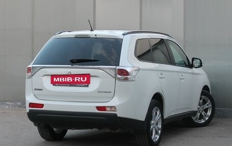 Mitsubishi Outlander III рестайлинг 3, 2012 год, 1 600 000 рублей, 2 фотография