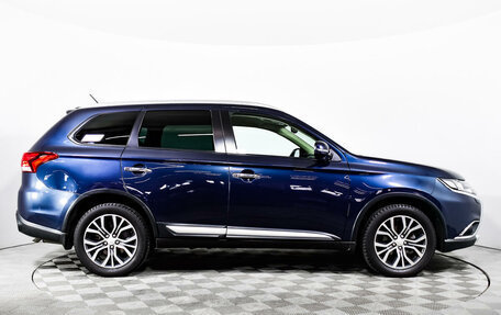 Mitsubishi Outlander III рестайлинг 3, 2016 год, 2 290 000 рублей, 4 фотография