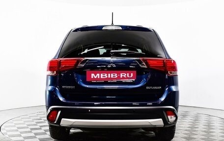 Mitsubishi Outlander III рестайлинг 3, 2016 год, 2 290 000 рублей, 6 фотография