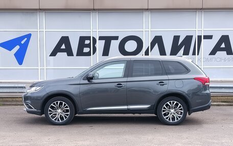 Mitsubishi Outlander III рестайлинг 3, 2018 год, 2 175 000 рублей, 4 фотография