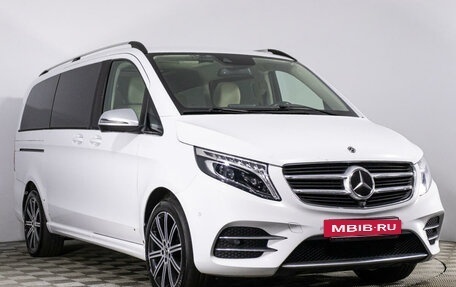 Mercedes-Benz V-Класс, 2018 год, 6 250 000 рублей, 3 фотография