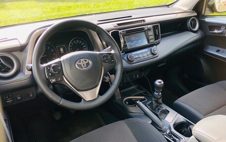 Toyota RAV4, 2016 год, 1 765 000 рублей, 11 фотография