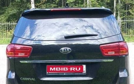 KIA Carnival III, 2018 год, 2 985 000 рублей, 6 фотография