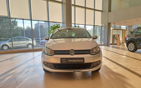 Volkswagen Polo VI (EU Market), 2012 год, 750 000 рублей, 2 фотография