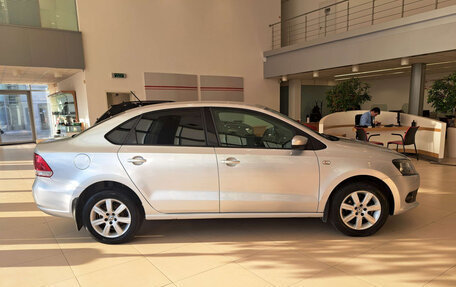 Volkswagen Polo VI (EU Market), 2012 год, 750 000 рублей, 4 фотография