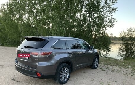 Toyota Highlander III, 2014 год, 3 250 000 рублей, 4 фотография