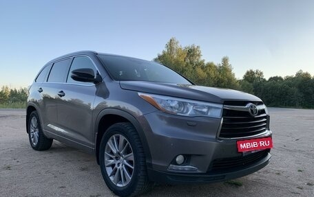 Toyota Highlander III, 2014 год, 3 250 000 рублей, 2 фотография