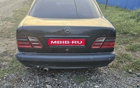 Mercedes-Benz E-Класс, 2000 год, 280 000 рублей, 6 фотография