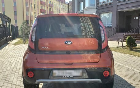 KIA Soul II рестайлинг, 2018 год, 1 900 000 рублей, 4 фотография