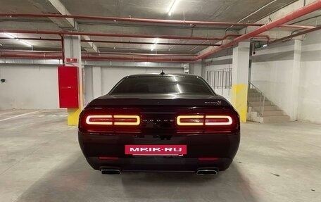 Dodge Challenger III рестайлинг 2, 2020 год, 7 250 000 рублей, 7 фотография