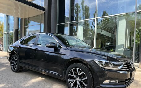 Volkswagen Passat B8 рестайлинг, 2018 год, 3 550 000 рублей, 11 фотография