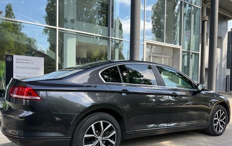 Volkswagen Passat B8 рестайлинг, 2018 год, 3 550 000 рублей, 12 фотография