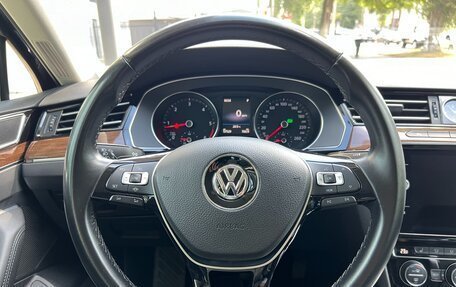 Volkswagen Passat B8 рестайлинг, 2018 год, 3 550 000 рублей, 19 фотография