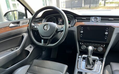 Volkswagen Passat B8 рестайлинг, 2018 год, 3 550 000 рублей, 29 фотография