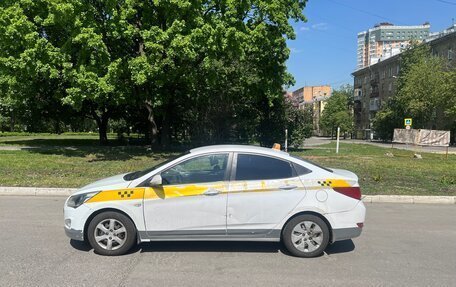 Hyundai Solaris II рестайлинг, 2015 год, 560 000 рублей, 9 фотография