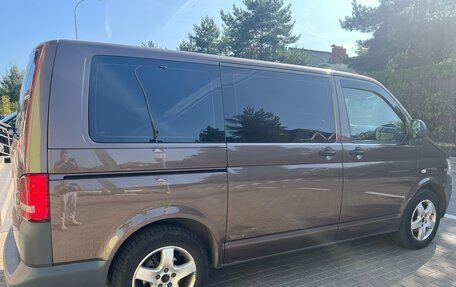 Volkswagen Caravelle T5, 2013 год, 1 890 000 рублей, 2 фотография